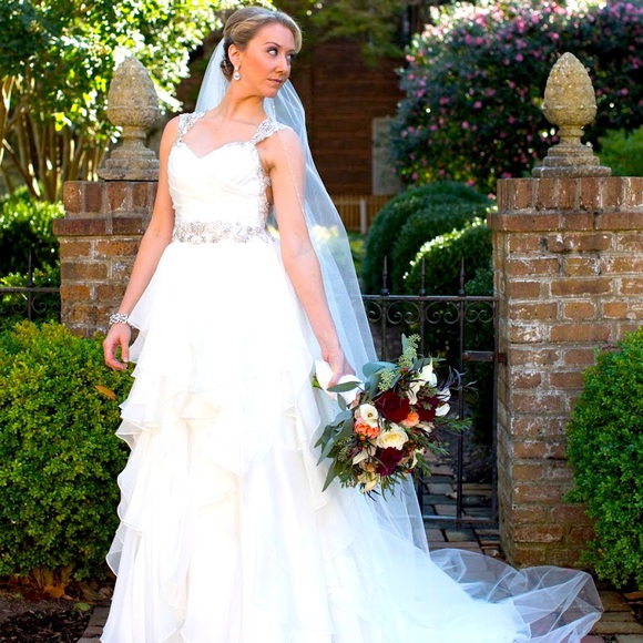 Meet your Posher, Kaitlin - Picture 1 of 2